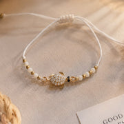 Bracelet Tortue blanc – cadrage harmonisé