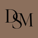Logo rond DSM noir sur fond marron
