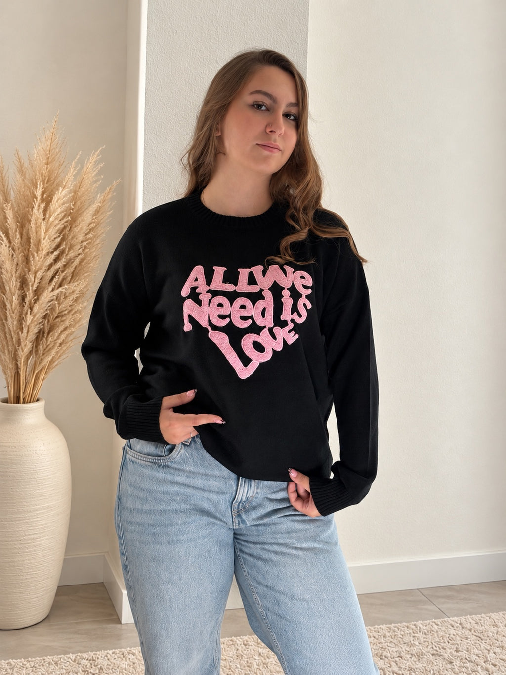 Pull Love noir - vue de face