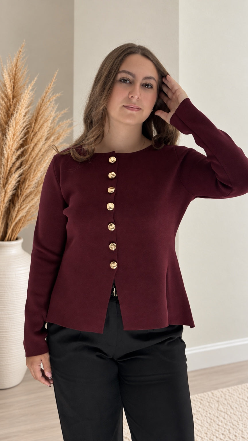 Pull Victoria bordeaux à boutons dorés