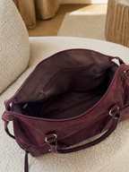 Intérieur spacieux et poche zippée du Sac Élégance bordeaux
